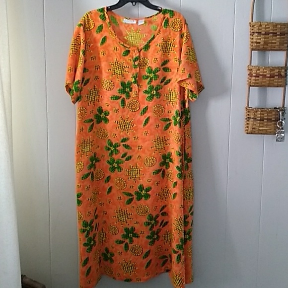 Dress/ Shift Style - Picture 1 of 3